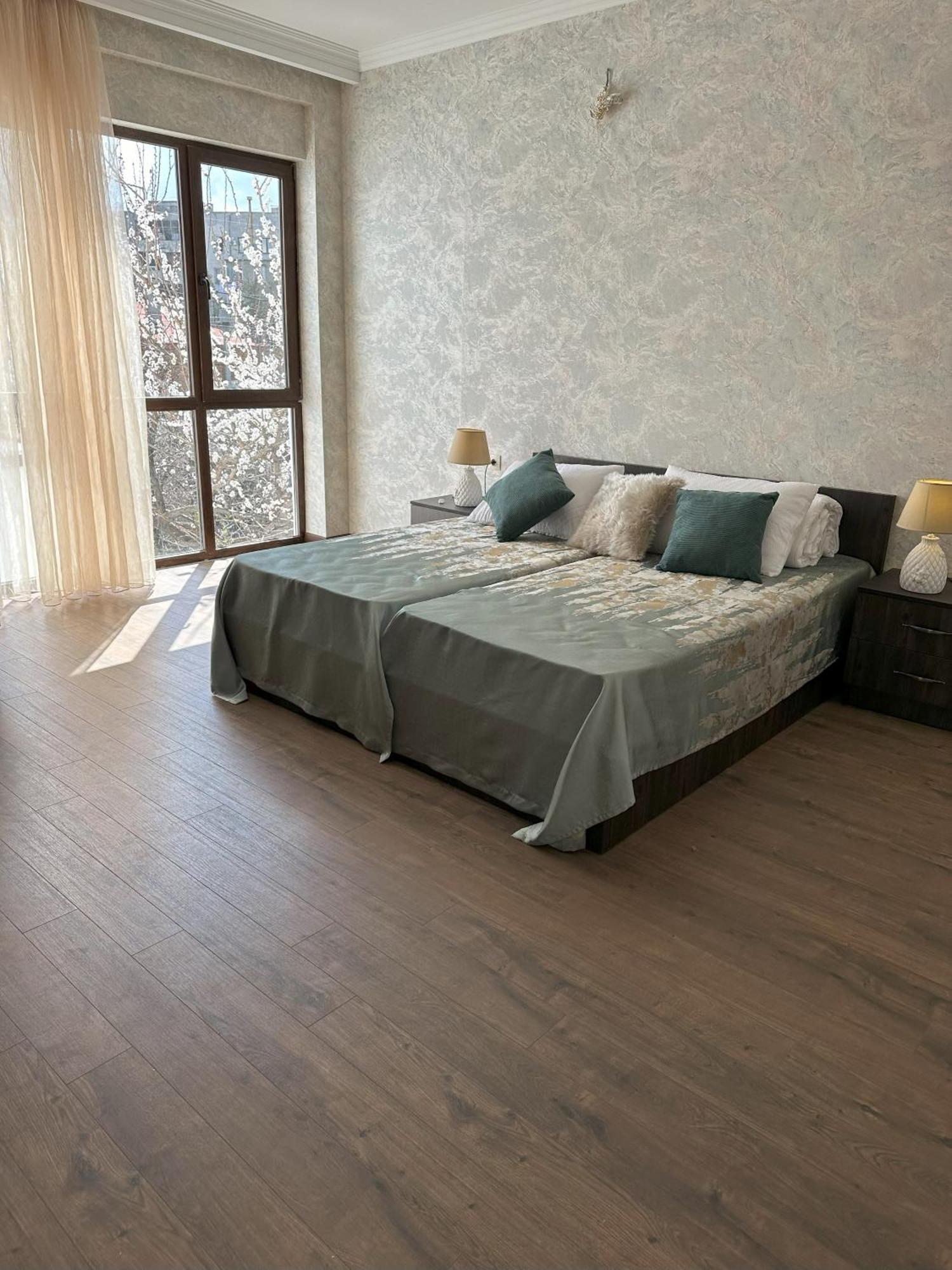 Three Palms Guest House Tbilisi Eksteriør billede