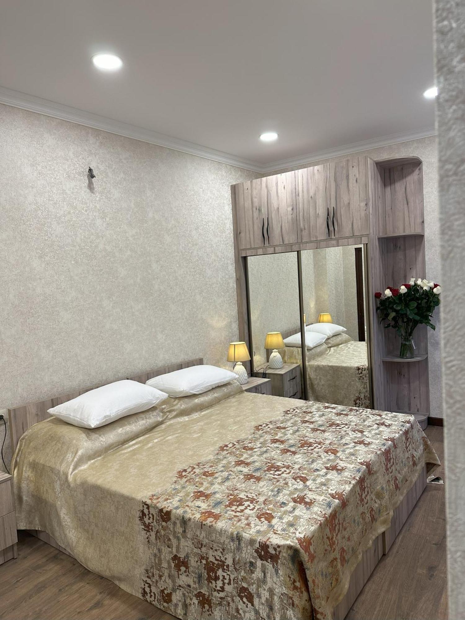 Three Palms Guest House Tbilisi Eksteriør billede