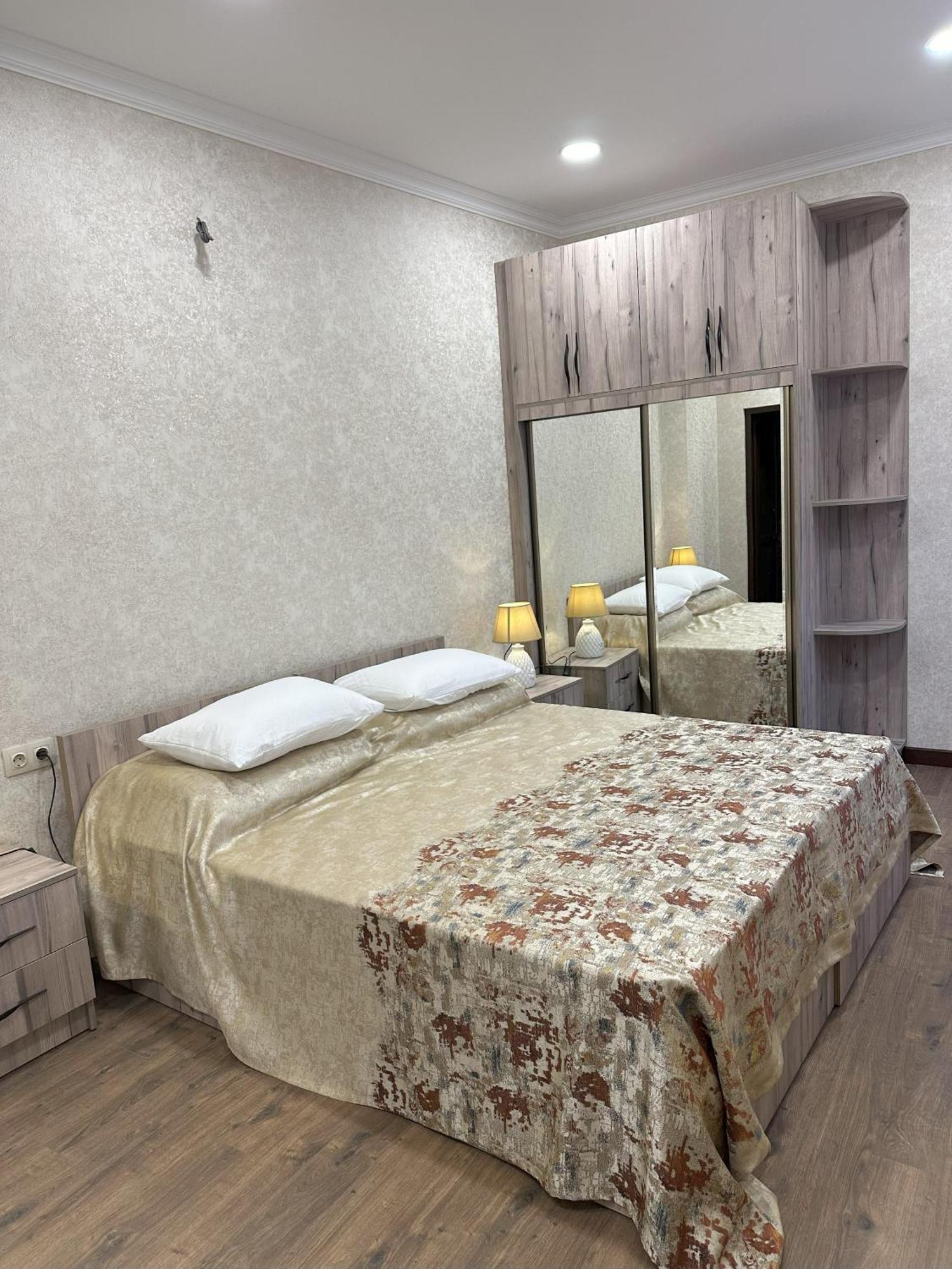 Three Palms Guest House Tbilisi Eksteriør billede