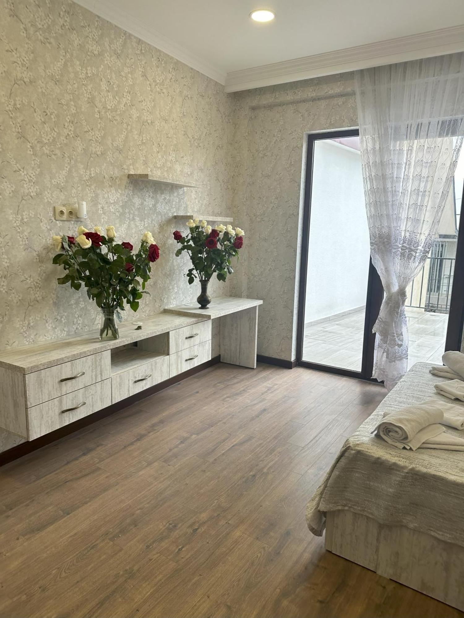 Three Palms Guest House Tbilisi Eksteriør billede