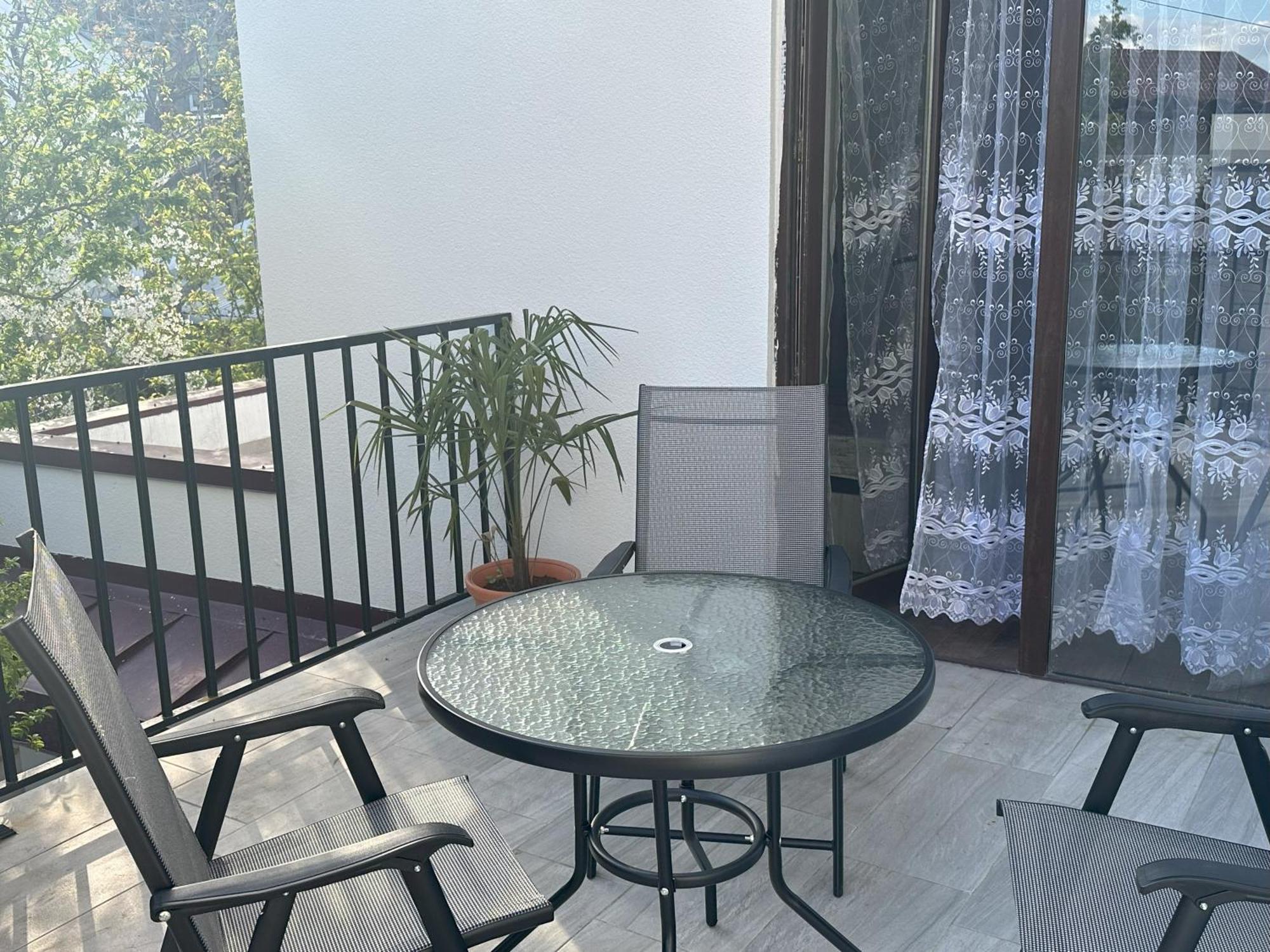 Three Palms Guest House Tbilisi Eksteriør billede