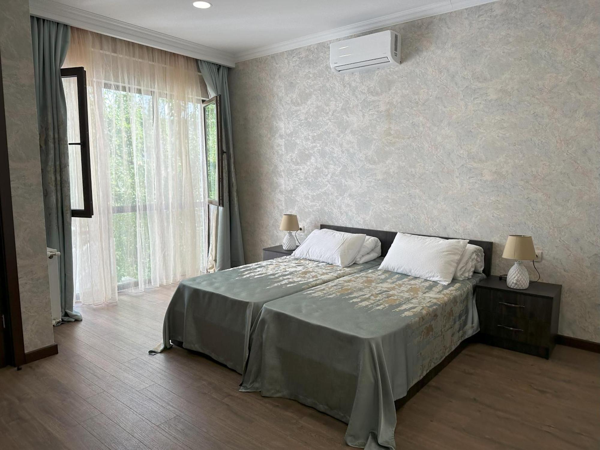 Three Palms Guest House Tbilisi Eksteriør billede