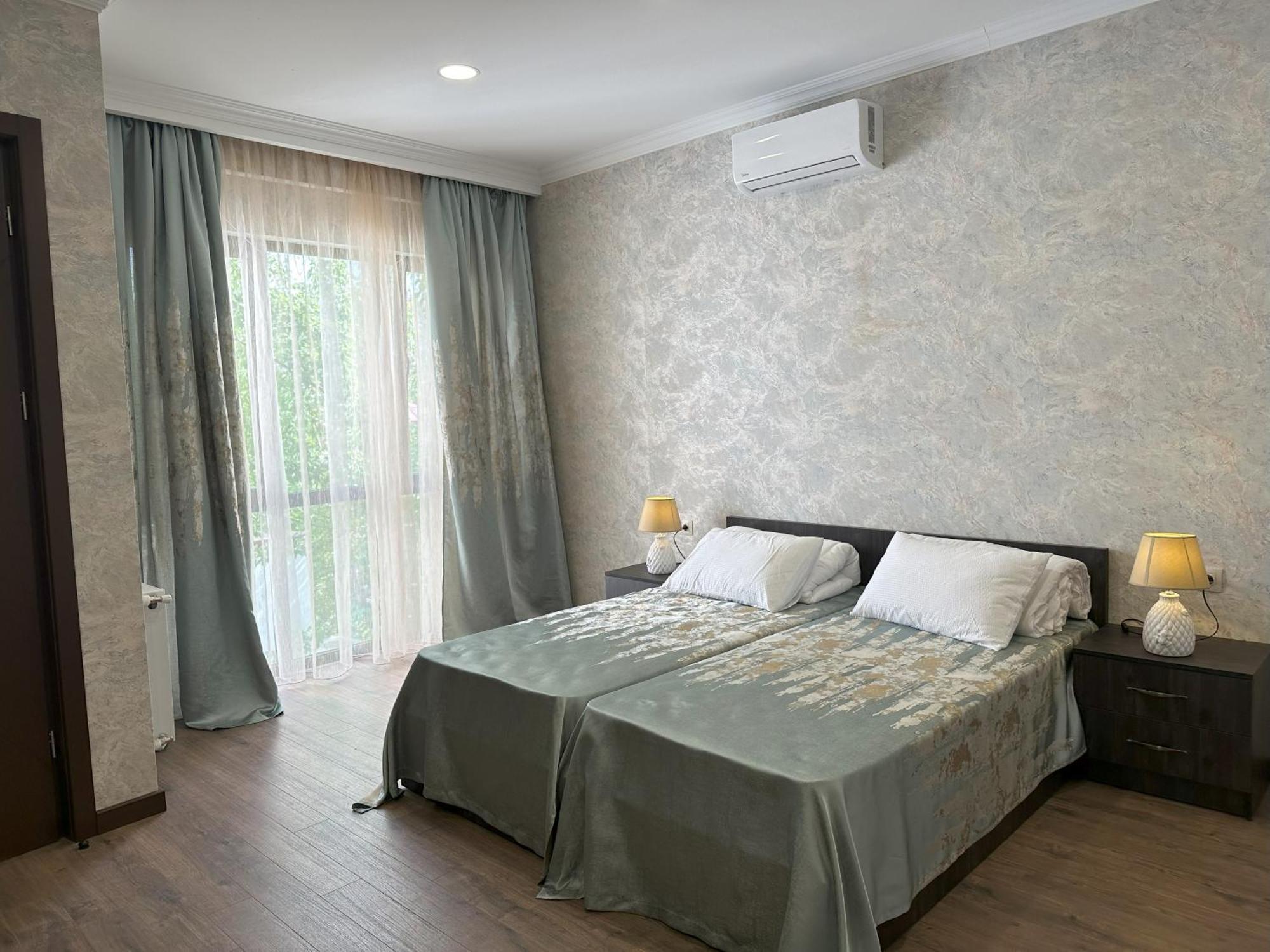 Three Palms Guest House Tbilisi Eksteriør billede